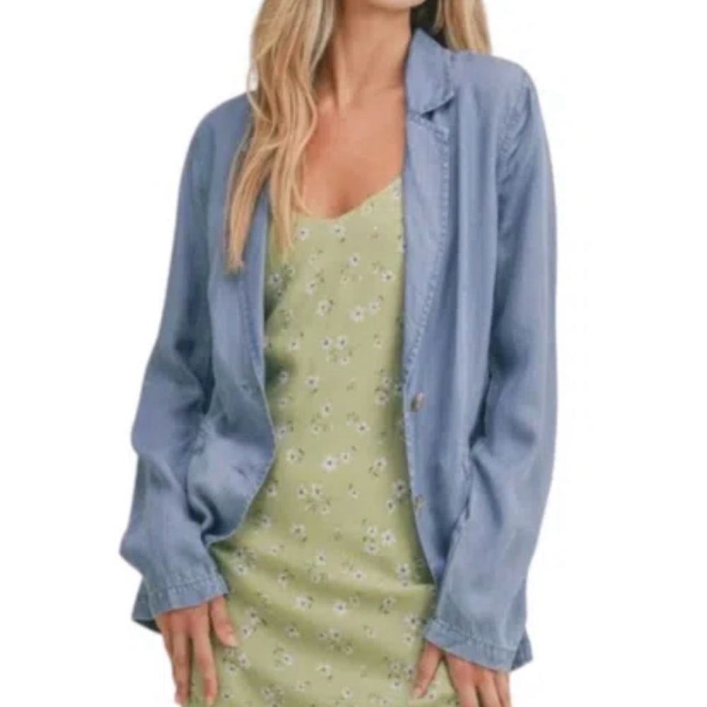 Sadie & Sage Valley Girl Chambray Blazer